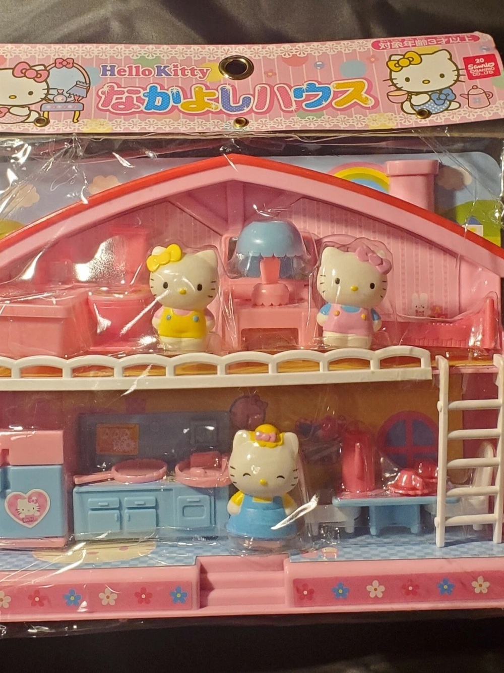 Hello Kitty Doll House Set - 3-Piece Mini Figures